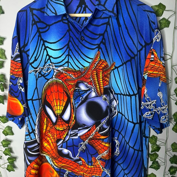 Vintage spiderman button up - Picture 4 of 7